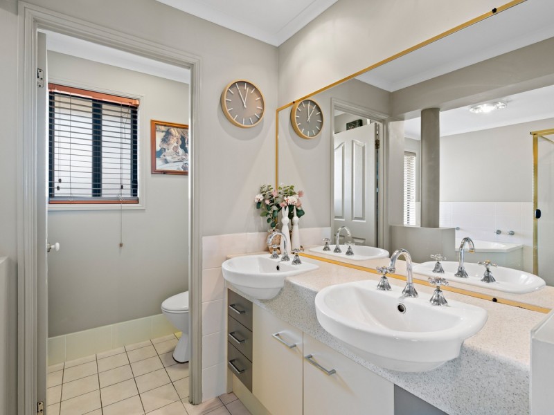 265 Johns Road, Wadalba NSW 2259