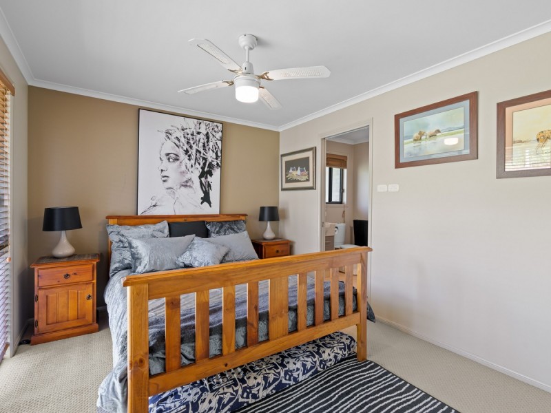 265 Johns Road, Wadalba NSW 2259