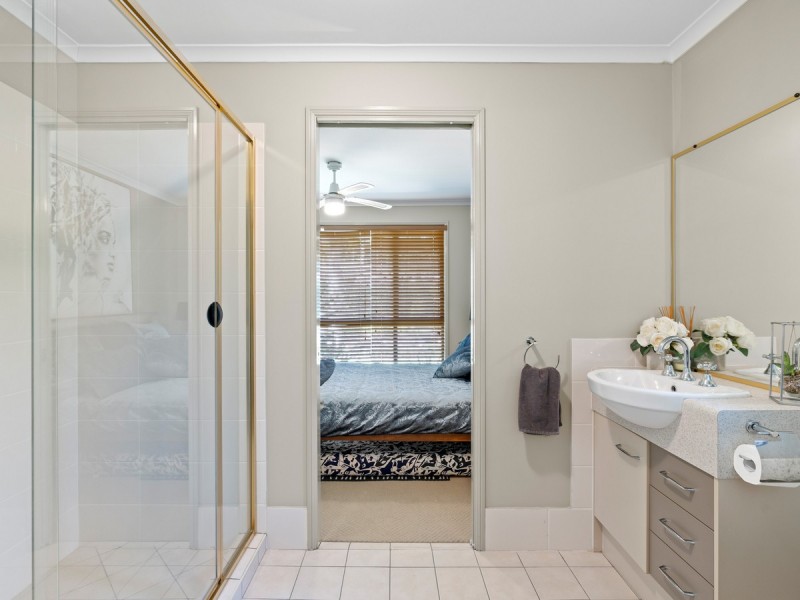 265 Johns Road, Wadalba NSW 2259