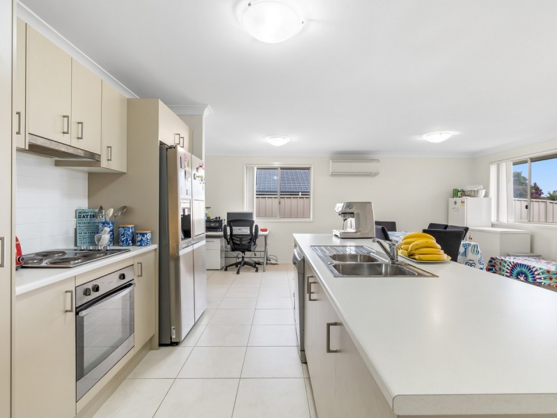 19 Regatta Way, Summerland Point NSW 2259