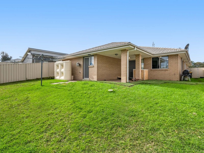 19 Regatta Way, Summerland Point NSW 2259