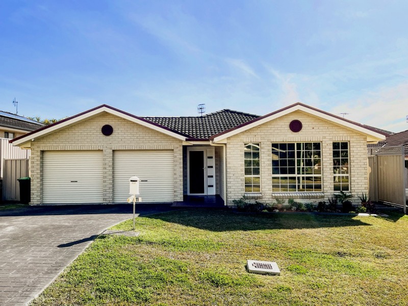 11 Greenhaven Circuit, Woongarrah NSW 2259