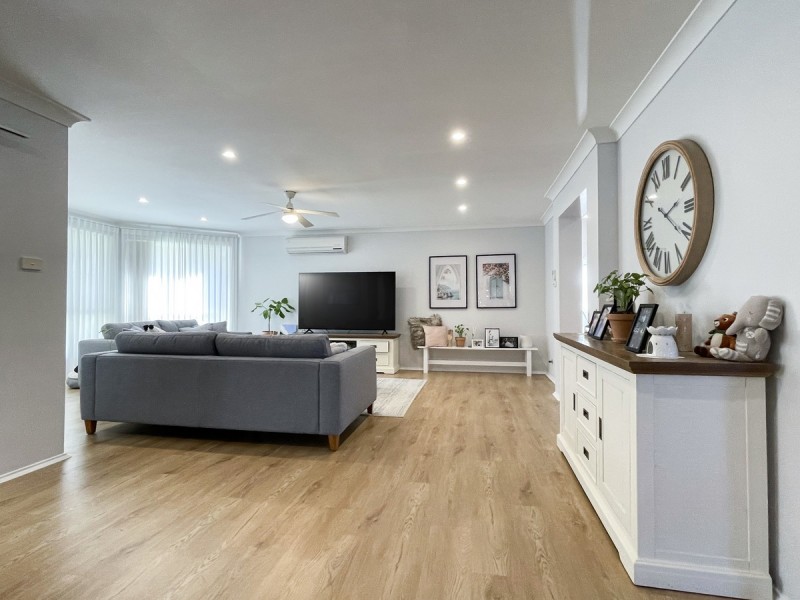 11 Greenhaven Circuit, Woongarrah NSW 2259