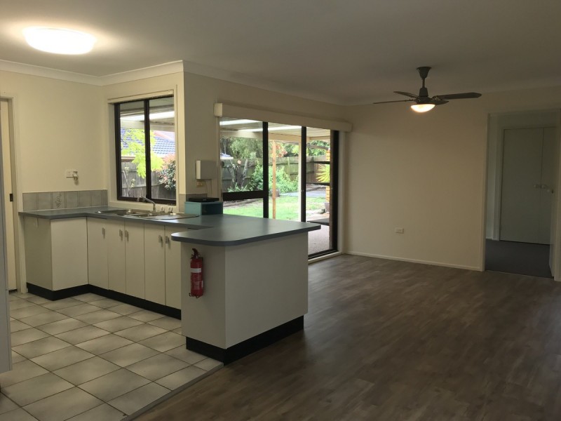 12 Peta Close, Bateau Bay NSW 2261