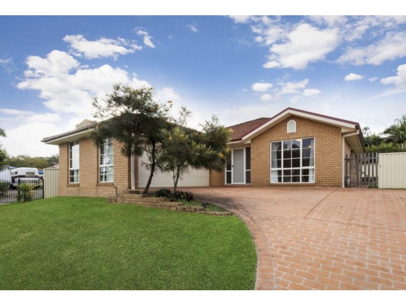 11 Highcliff Close, Woongarrah NSW 2259