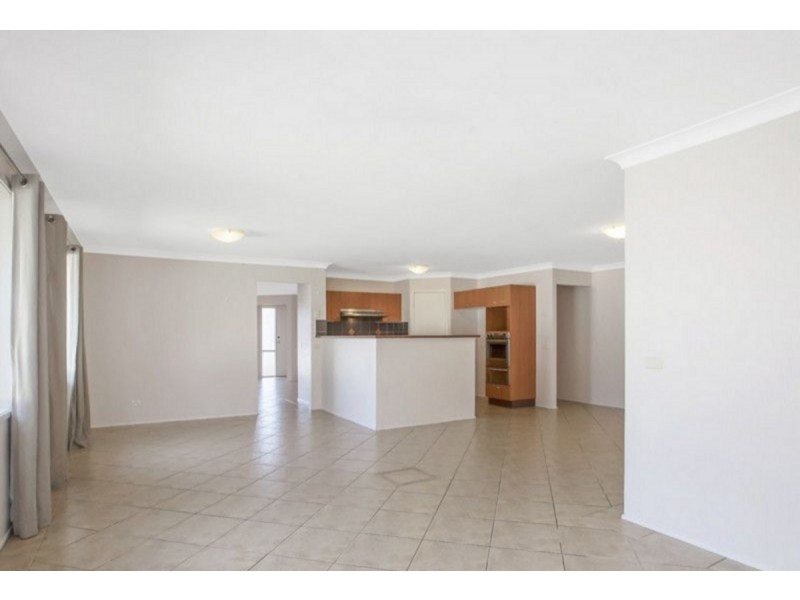 11 Highcliff Close, Woongarrah NSW 2259