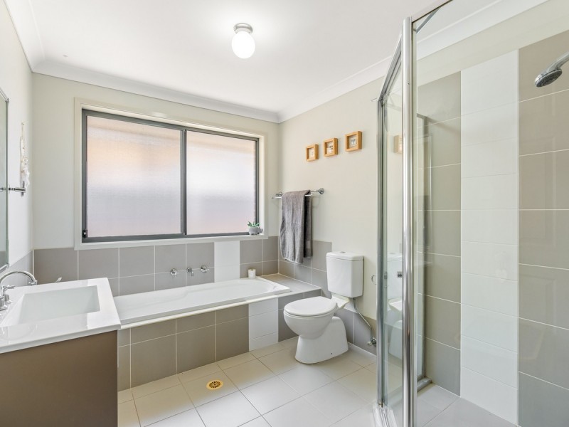 39 Barrington Drive, Woongarrah NSW 2259