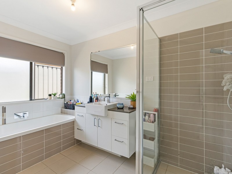 13 Barn Owl Avenue, Wadalba NSW 2259