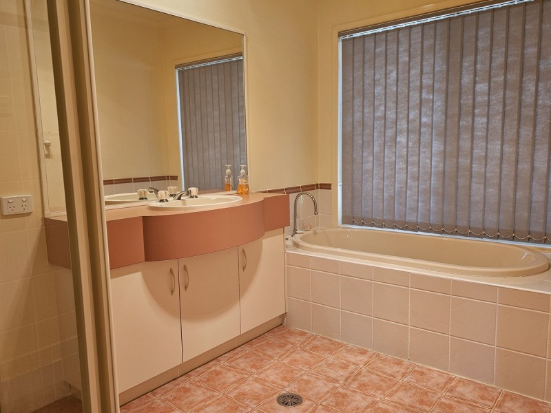 66 Brittania Drive, Watanobbi NSW 2259