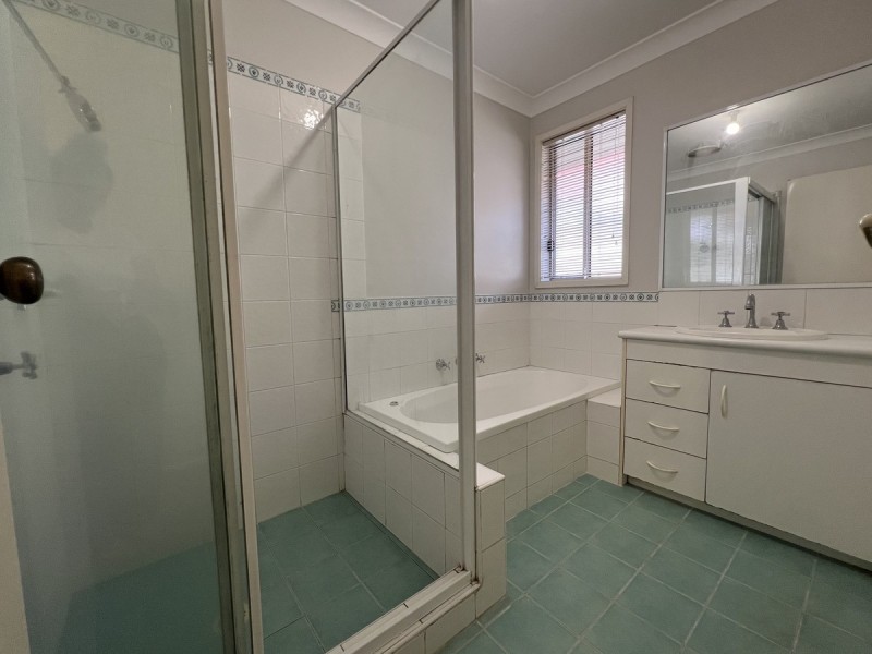 4 Mascord Avenue, Wadalba NSW 2259