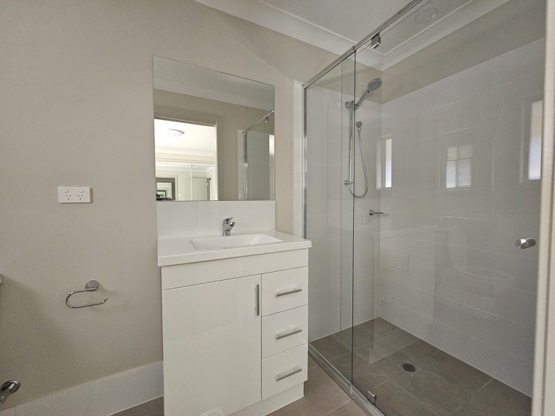 27A Glenelg Avenue, Wadalba NSW 2259