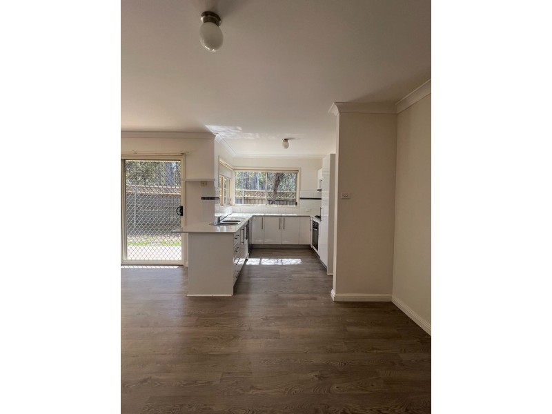 12 Kamira Road, Wadalba NSW 2259