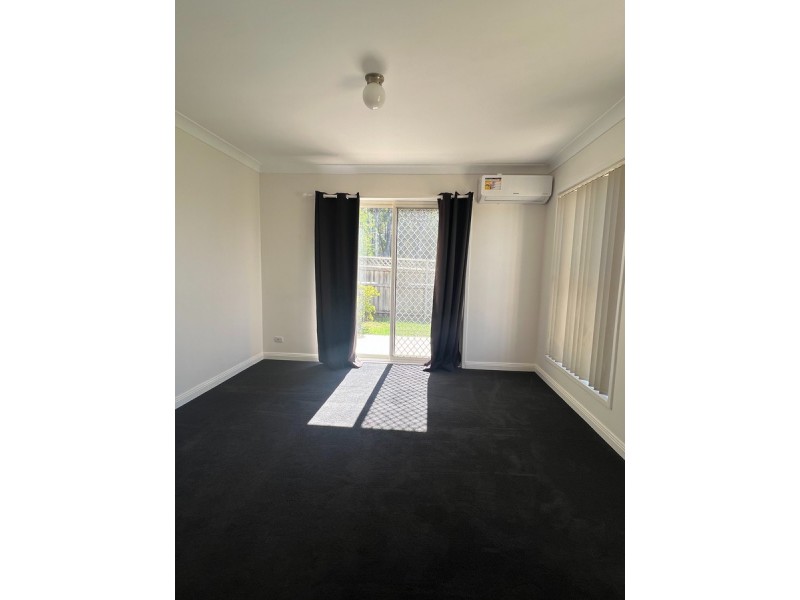 12 Kamira Road, Wadalba NSW 2259