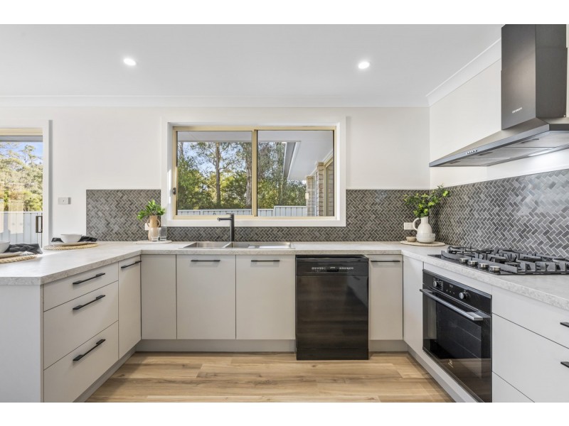 4 Argyle Street, Watanobbi NSW 2259