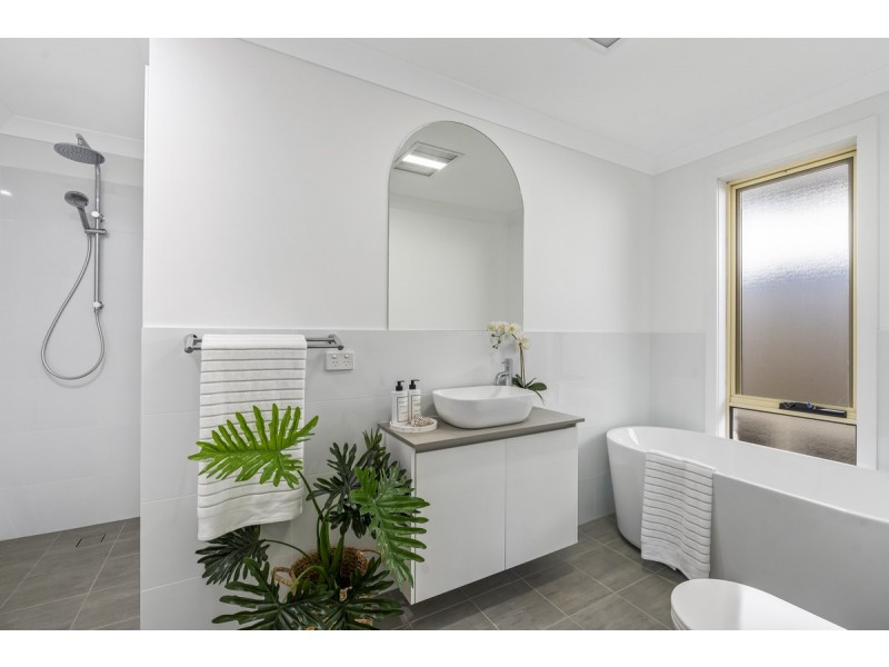 4 Argyle Street, Watanobbi NSW 2259