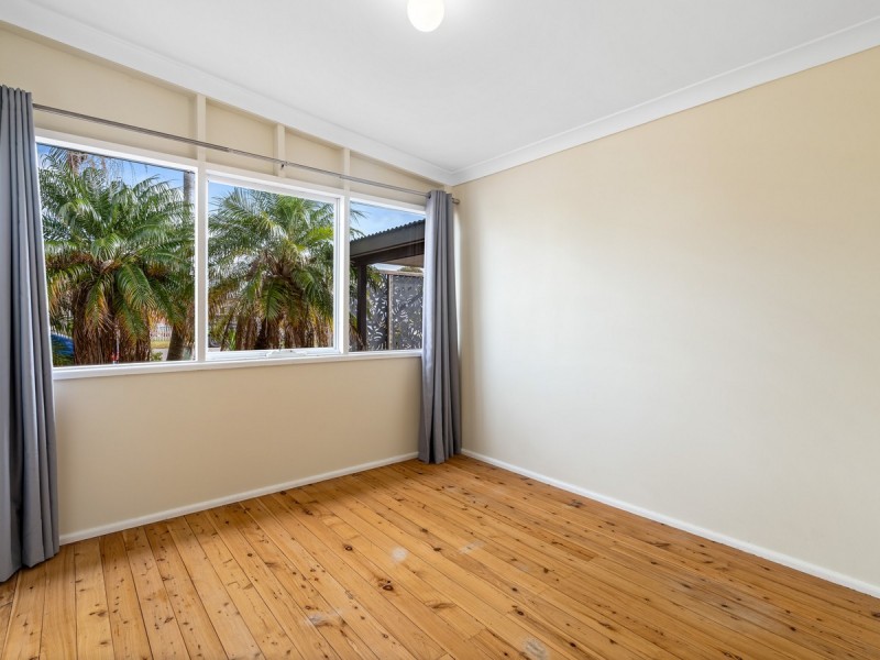 36 & 36a Flinders Avenue, Killarney Vale NSW 2261