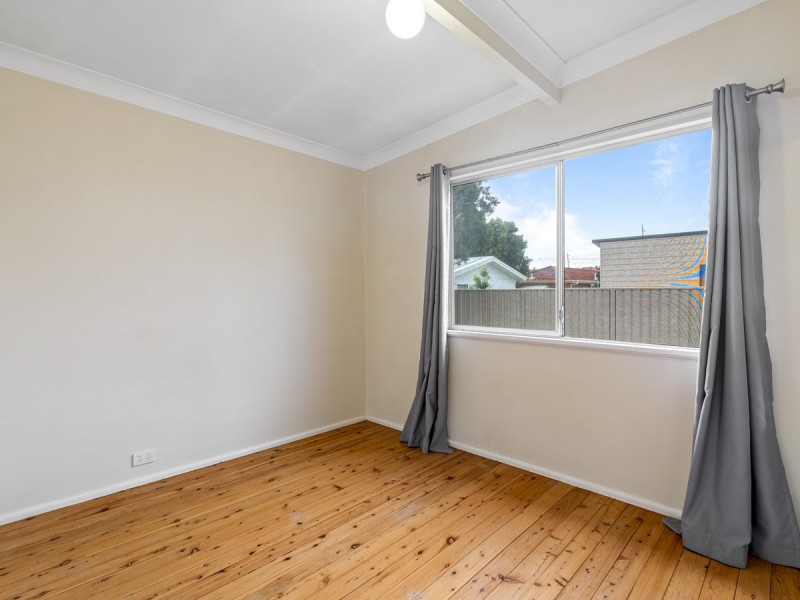 36 & 36a Flinders Avenue, Killarney Vale NSW 2261