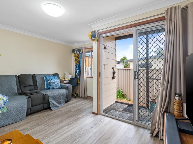 36 & 36a Flinders Avenue, Killarney Vale NSW 2261