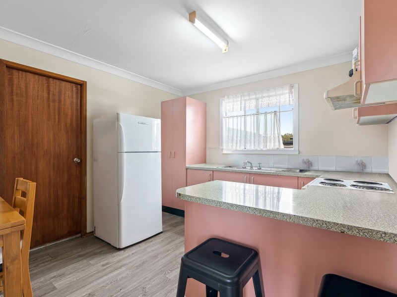 36 & 36a Flinders Avenue, Killarney Vale NSW 2261