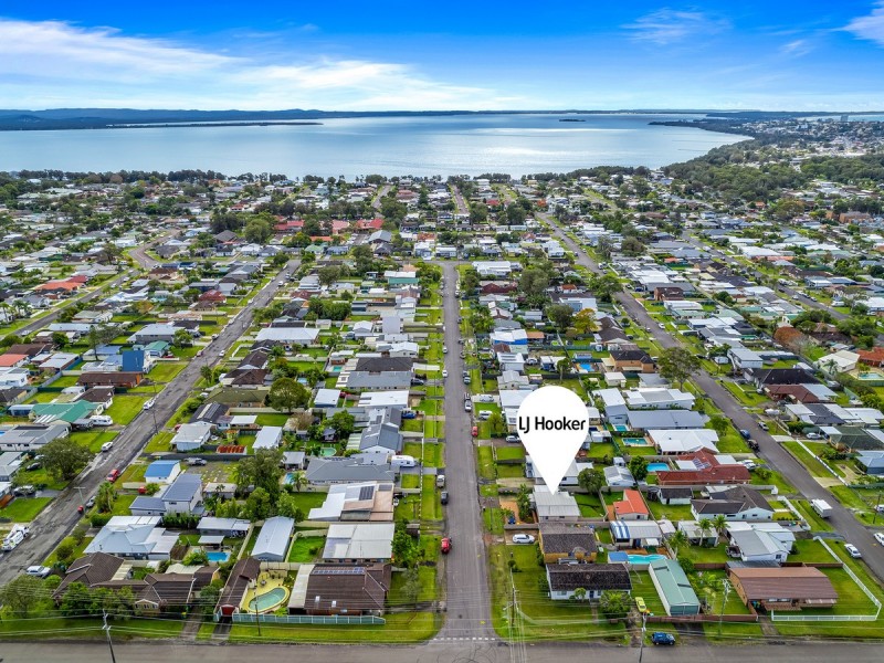 36 & 36a Flinders Avenue, Killarney Vale NSW 2261