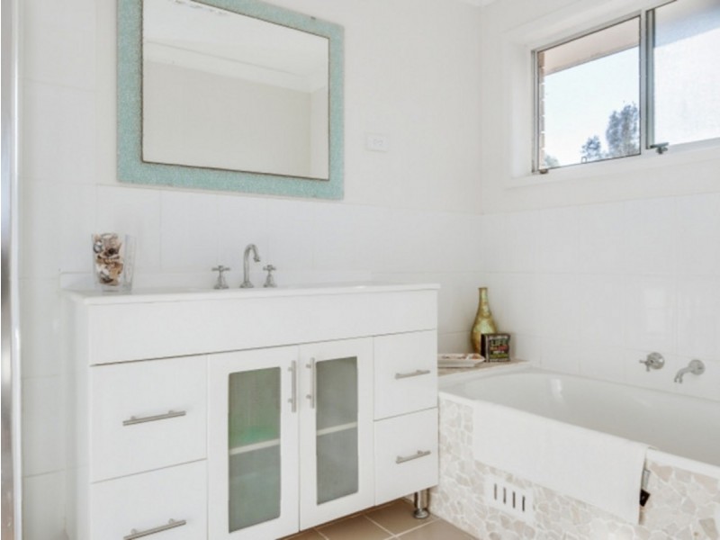 44 Boyce Avenue, Wyong NSW 2259