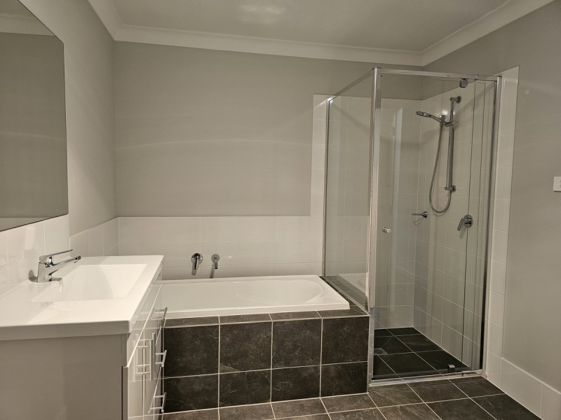 13a Glenelg Avenue, Wadalba NSW 2259
