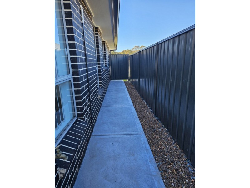 13b Glenelg Avenue, Wadalba NSW 2259