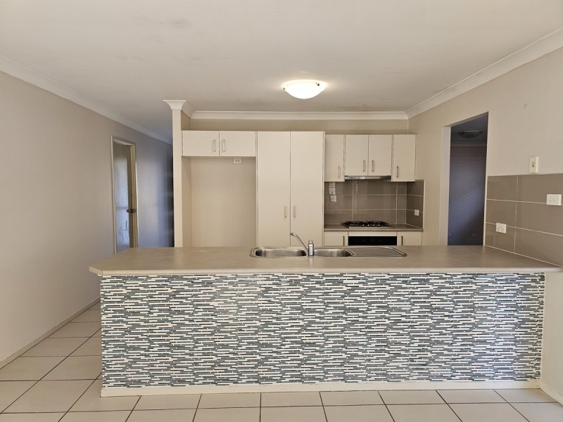 3 Yarra Place, Wadalba NSW 2259