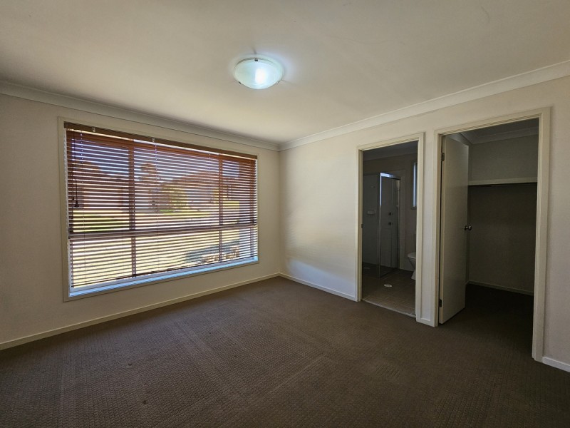 3 Yarra Place, Wadalba NSW 2259