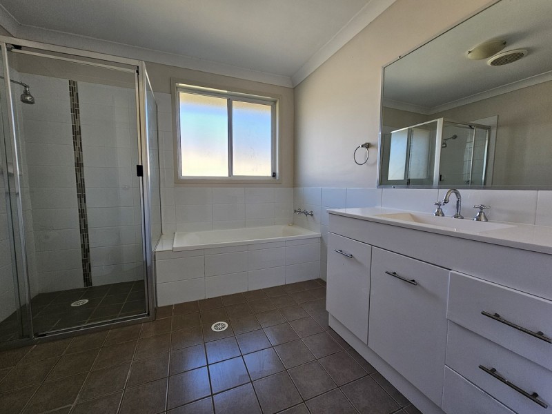 3 Yarra Place, Wadalba NSW 2259