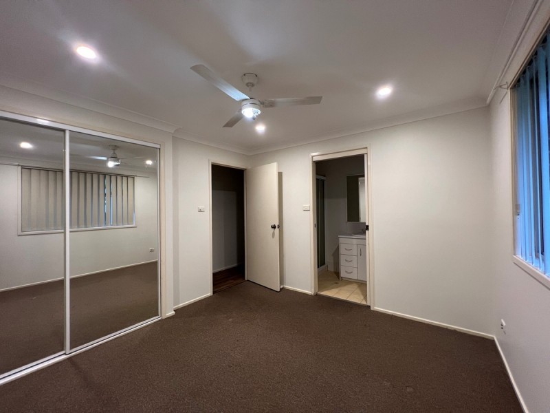 8 Hillmont Close, Woongarrah NSW 2259