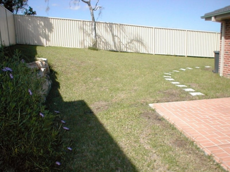 8 Hillmont Close, Woongarrah NSW 2259