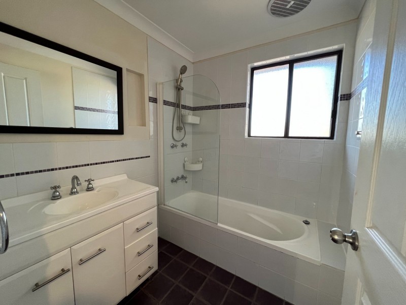 4 Hasluck Drive, Watanobbi NSW 2259