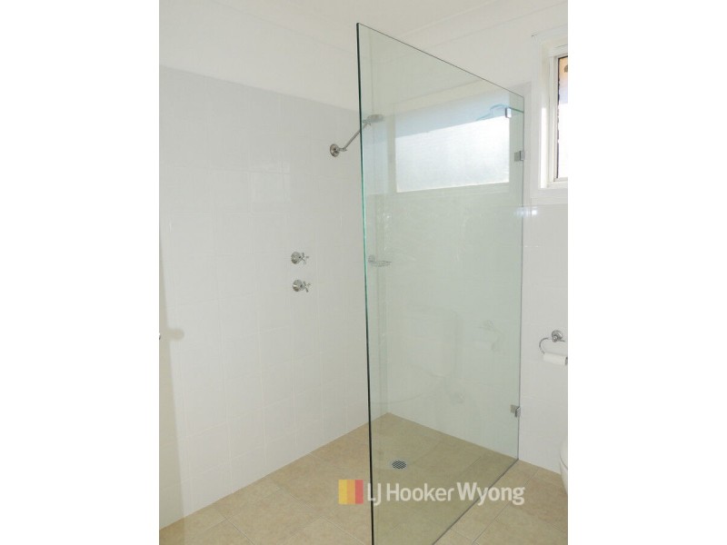 2/2 Arthur Drive, Wyong NSW 2259
