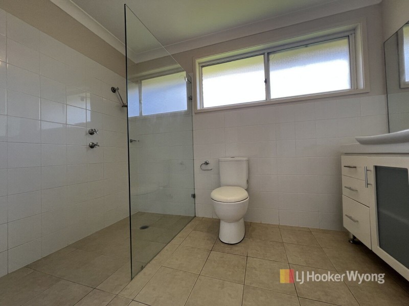 2/2 Arthur Drive, Wyong NSW 2259