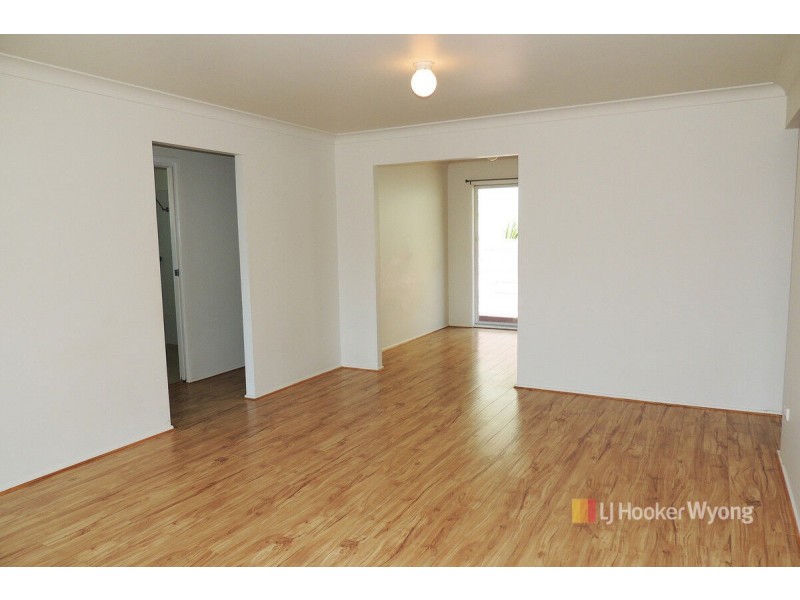 1/2 Arthur Drive, Wyong NSW 2259