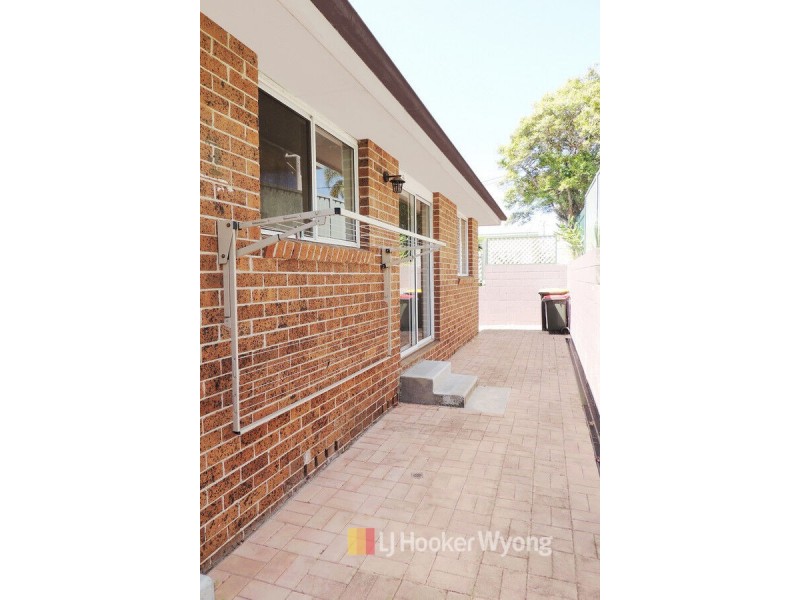 1/2 Arthur Drive, Wyong NSW 2259