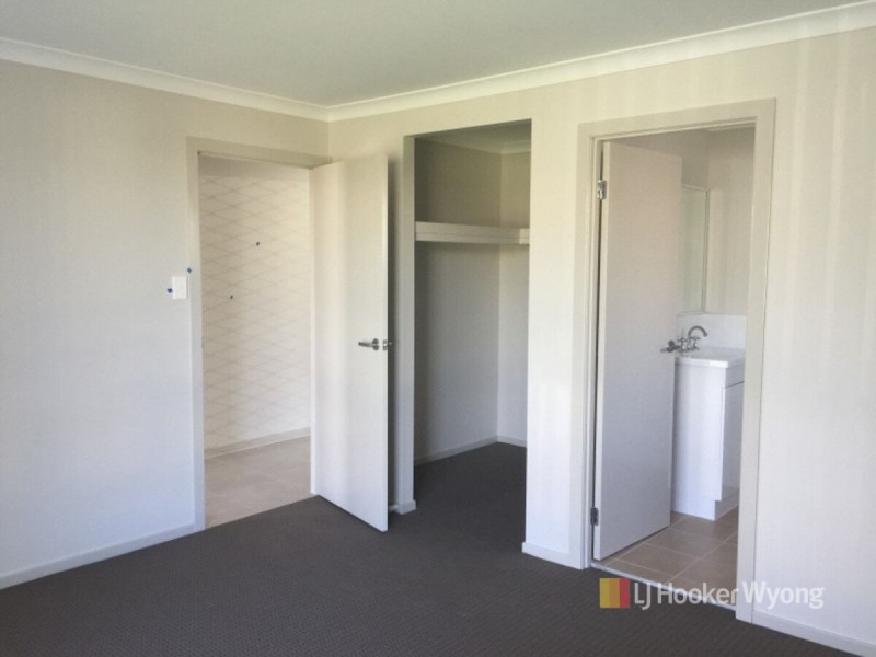 11 Frank Street, Wadalba NSW 2259