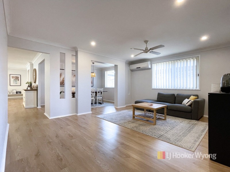 11 Greenhaven Circuit, Woongarrah NSW 2259