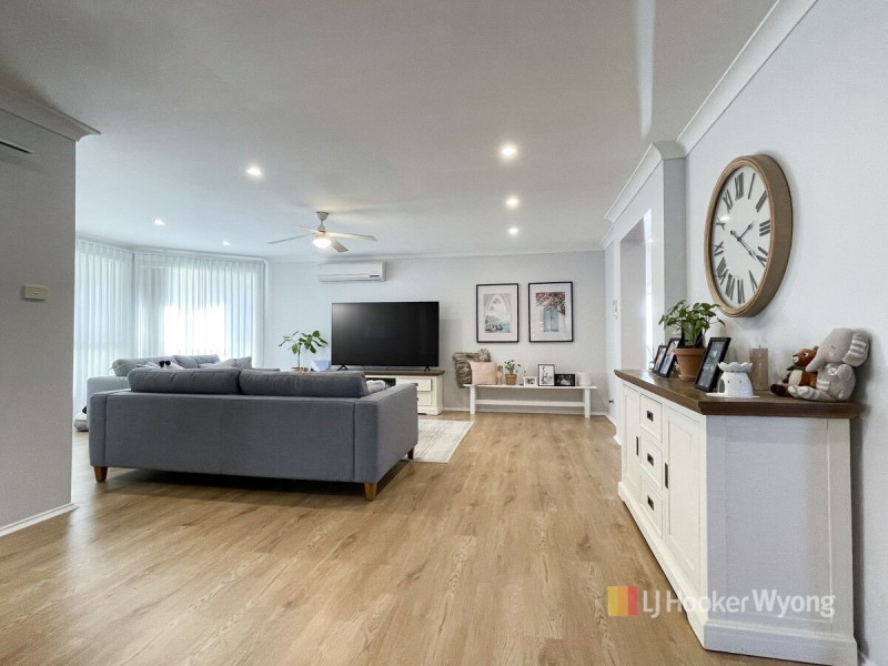 11 Greenhaven Circuit, Woongarrah NSW 2259
