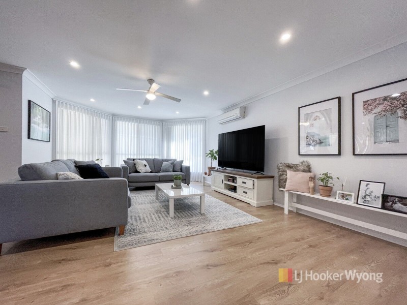 11 Greenhaven Circuit, Woongarrah NSW 2259