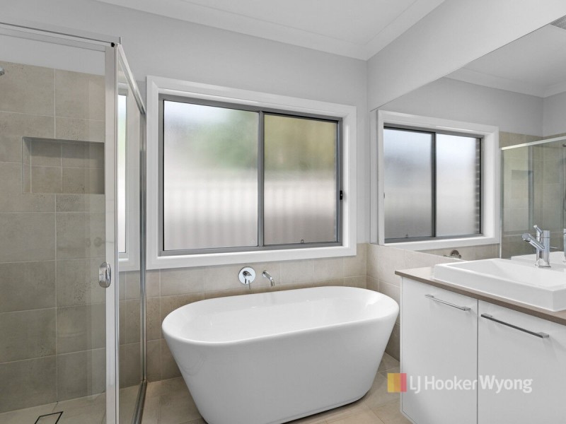 24 Eleanor Close, Hamlyn Terrace NSW 2259