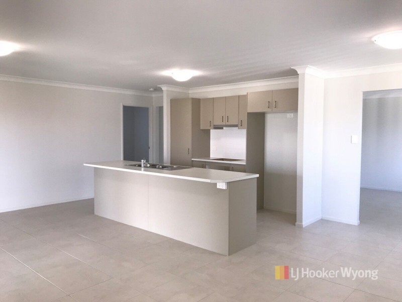 19 Regatta Way, Summerland Point NSW 2259