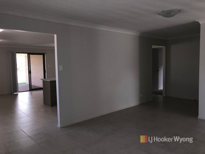 19 Regatta Way, Summerland Point NSW 2259