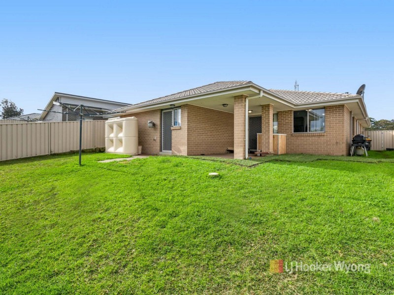 19 Regatta Way, Summerland Point NSW 2259