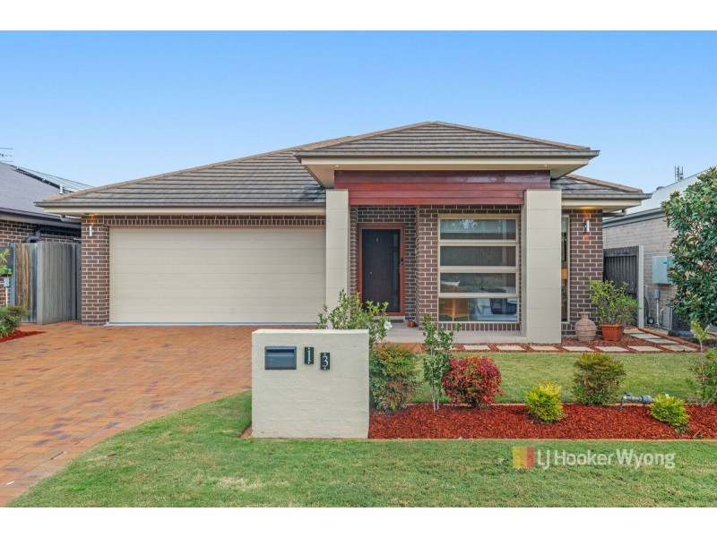 13 Parry Parade, Wyong NSW 2259