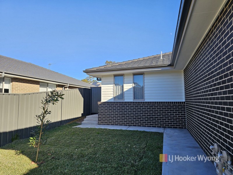 13b Glenelg Avenue, Wadalba NSW 2259