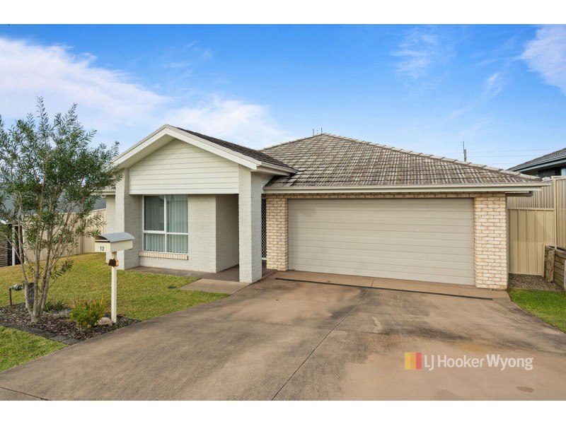12 Chestnut Grove, Woongarrah NSW 2259