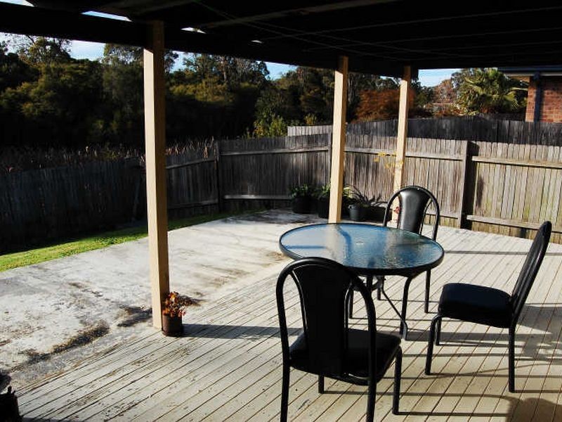 6 Augusta Cl, Watanobbi NSW 2259