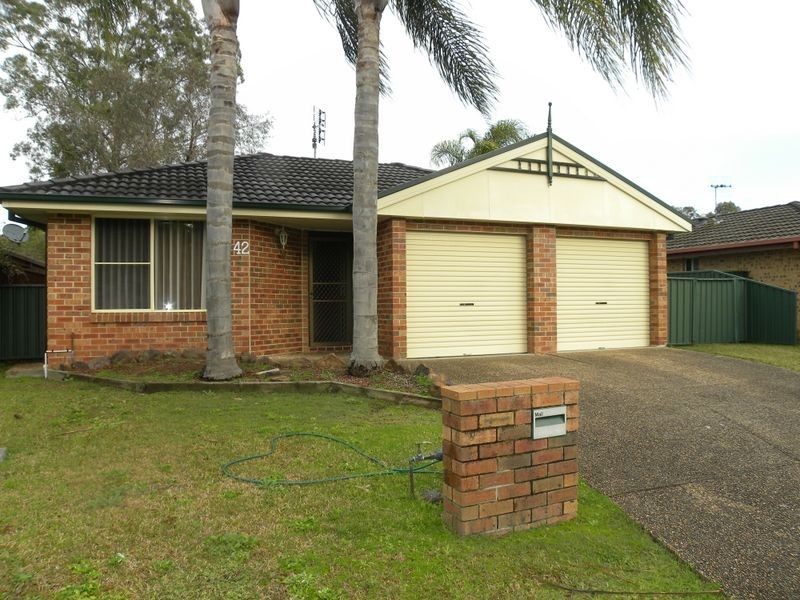 42 Fishburn Crescent, Watanobbi NSW 2259